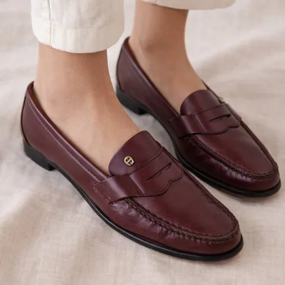 Etienne Aigner Burgundy Leather Penny Loafers Vintage 7N Narrow - Picture 2 of 14